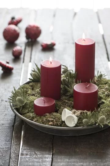 Cвічка темно-червона мала