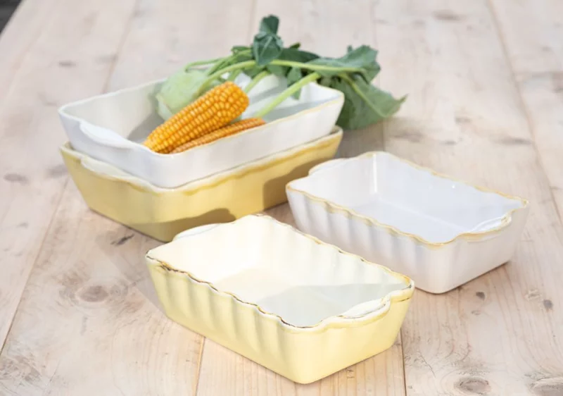 Форма для запікання (молочна),22 см